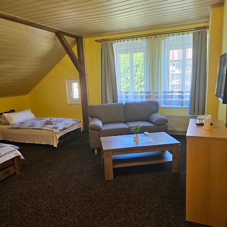 Guest House Pod Lesem Merklin Dış mekan fotoğraf