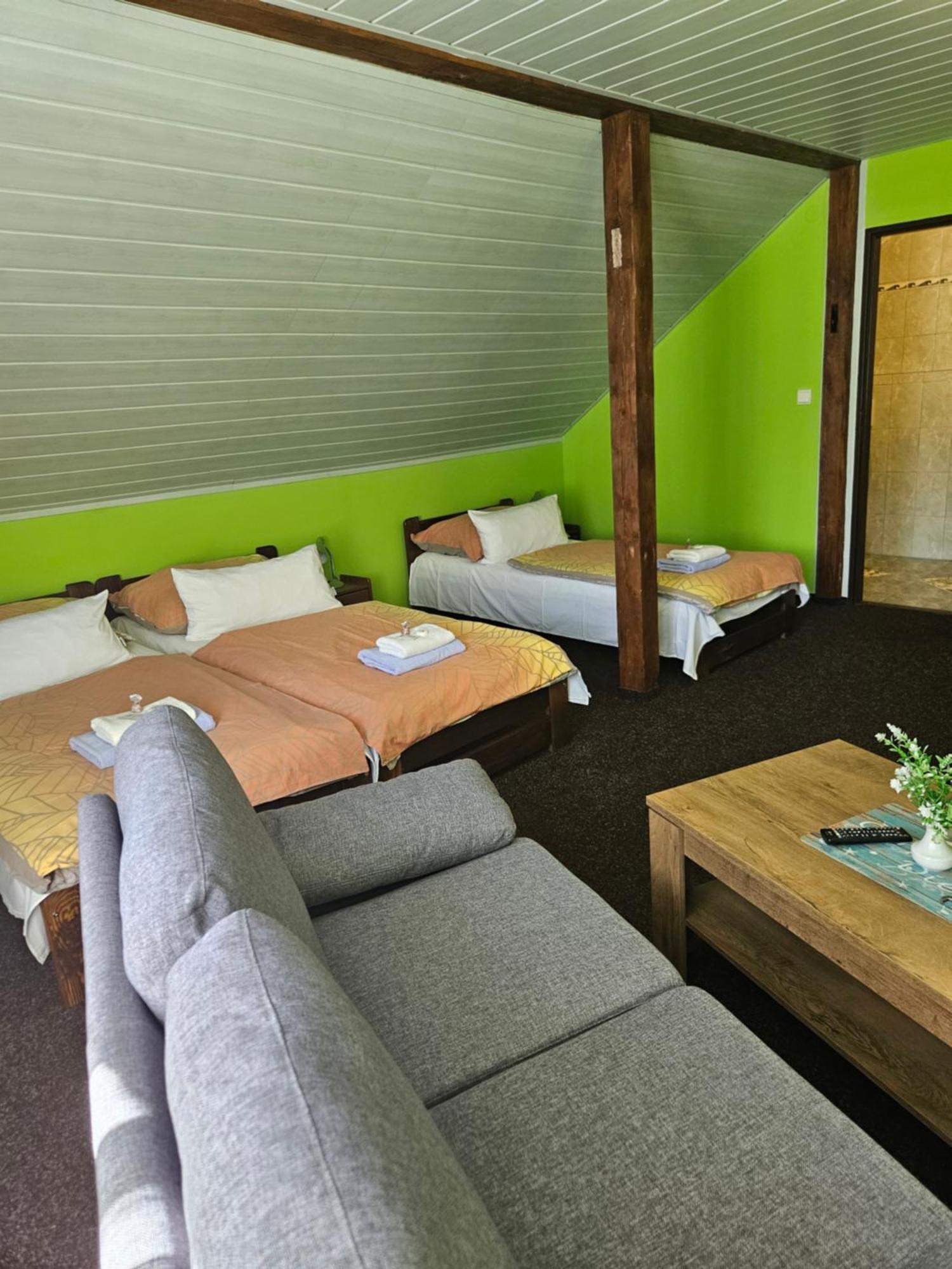 Guest House Pod Lesem Merklin Dış mekan fotoğraf