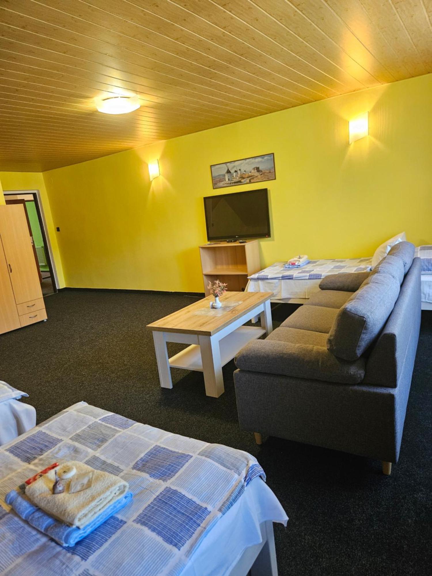 Guest House Pod Lesem Merklin Dış mekan fotoğraf